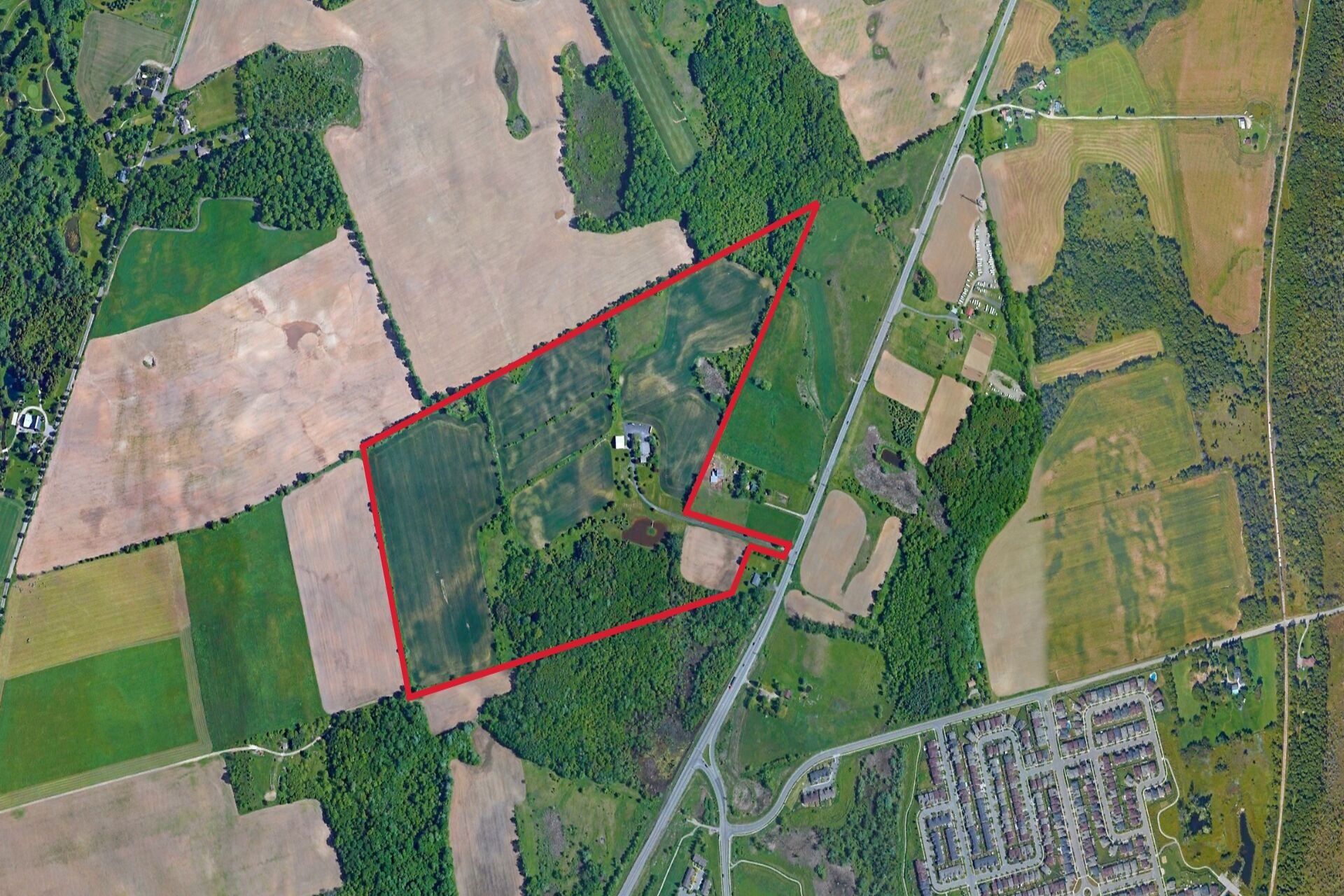 Virtual tour of 1480 Hespeler Rd, Cambridge, Ontario, N3C2V3