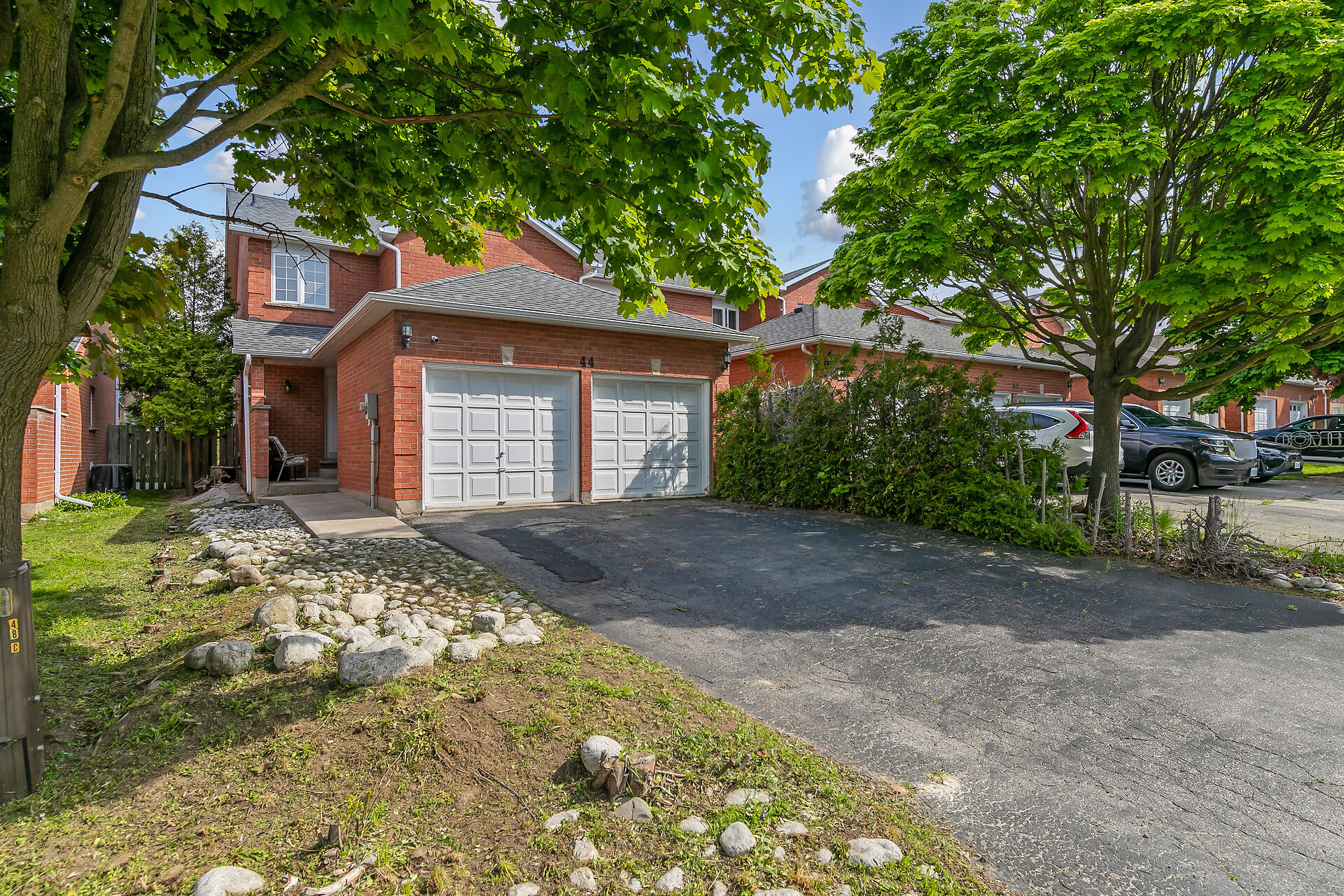 Virtual tour of 44 Corbett St, Cambridge, Ontario, N1T 1V5