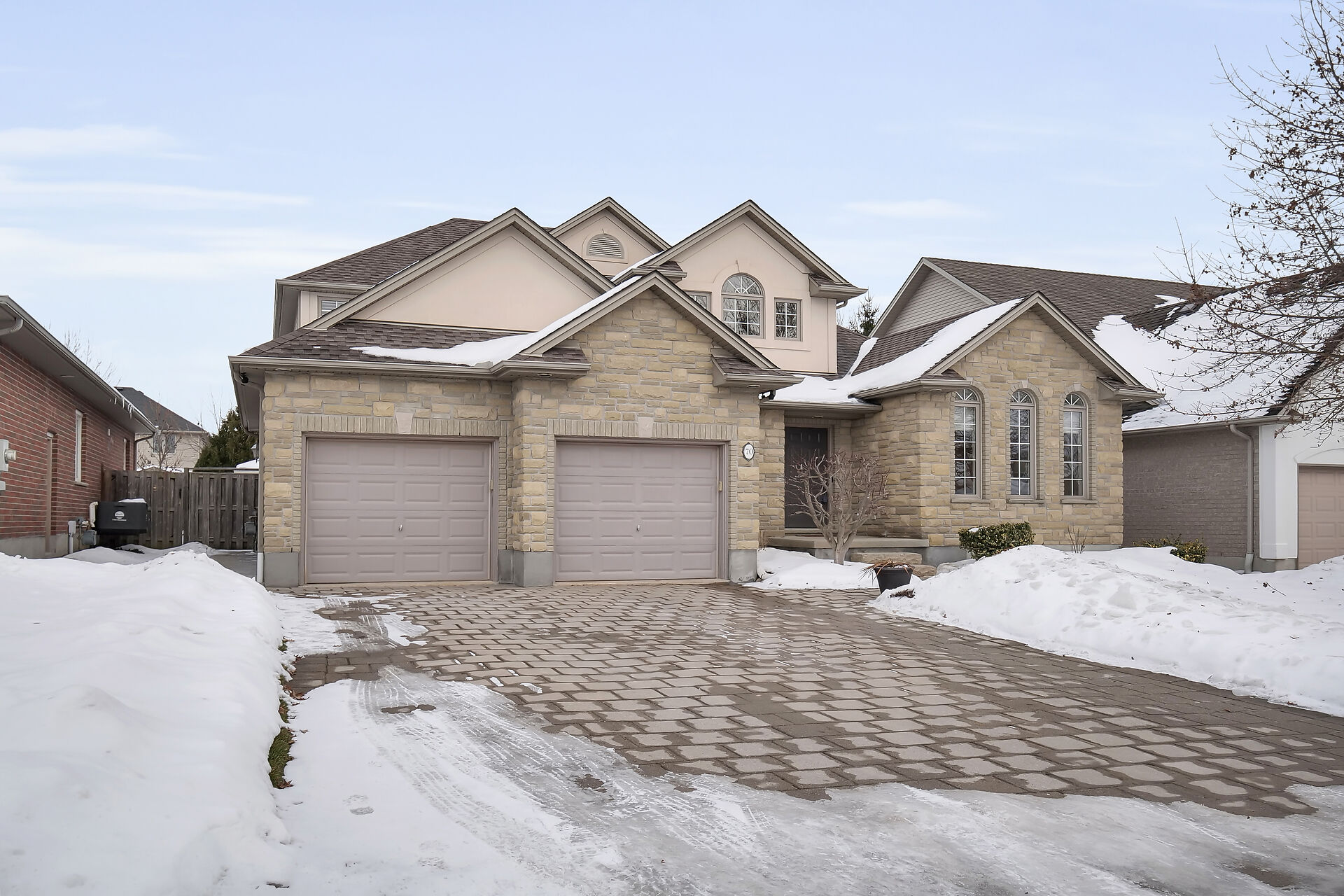 Virtual tour of 70 Tynedale Ave, London, Ontario, N6H 5P6