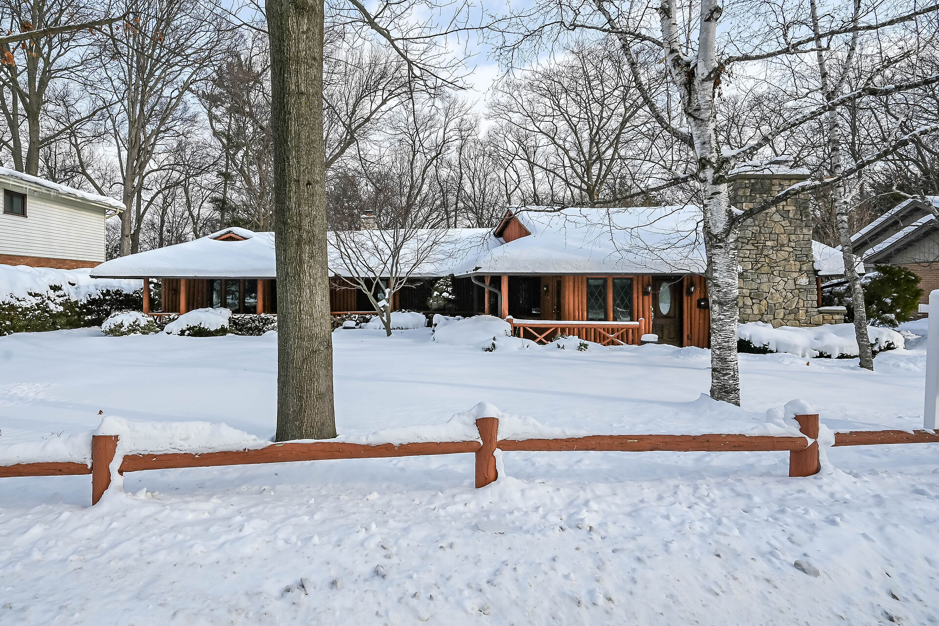 Virtual tour of 793 Shadeland Ave., Burlington, Ontario, L7T 2M2