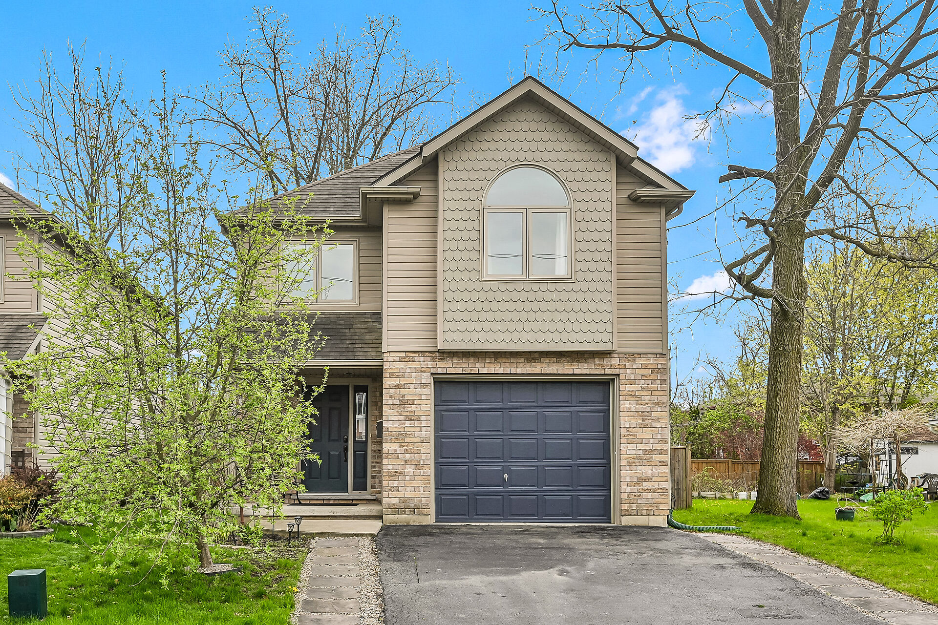 Virtual tour of 74 Richardson St., Brantford, Ontario, N3T 1J1