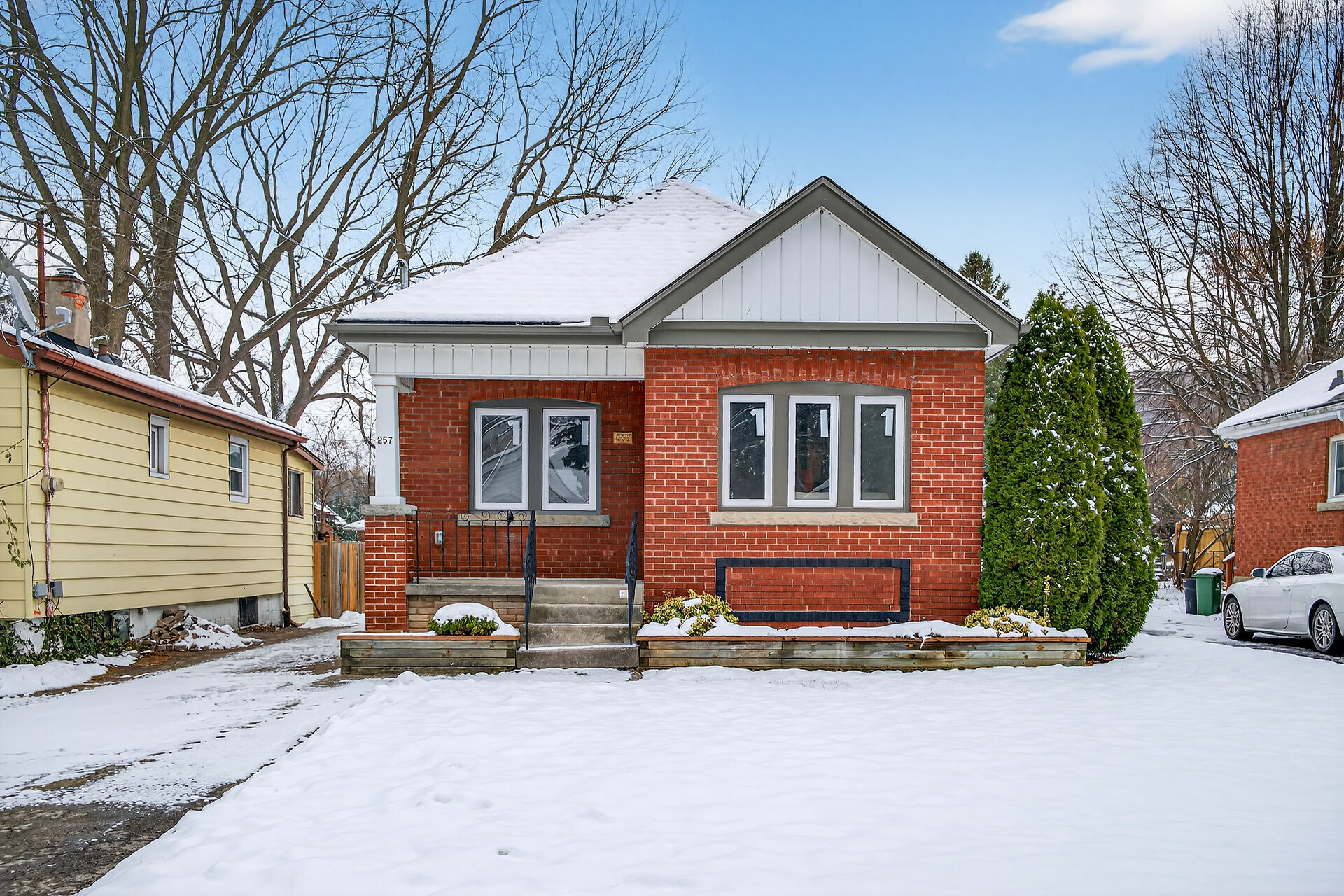 Virtual tour of 257 Broadway Avenue, Hamilton, Ontario