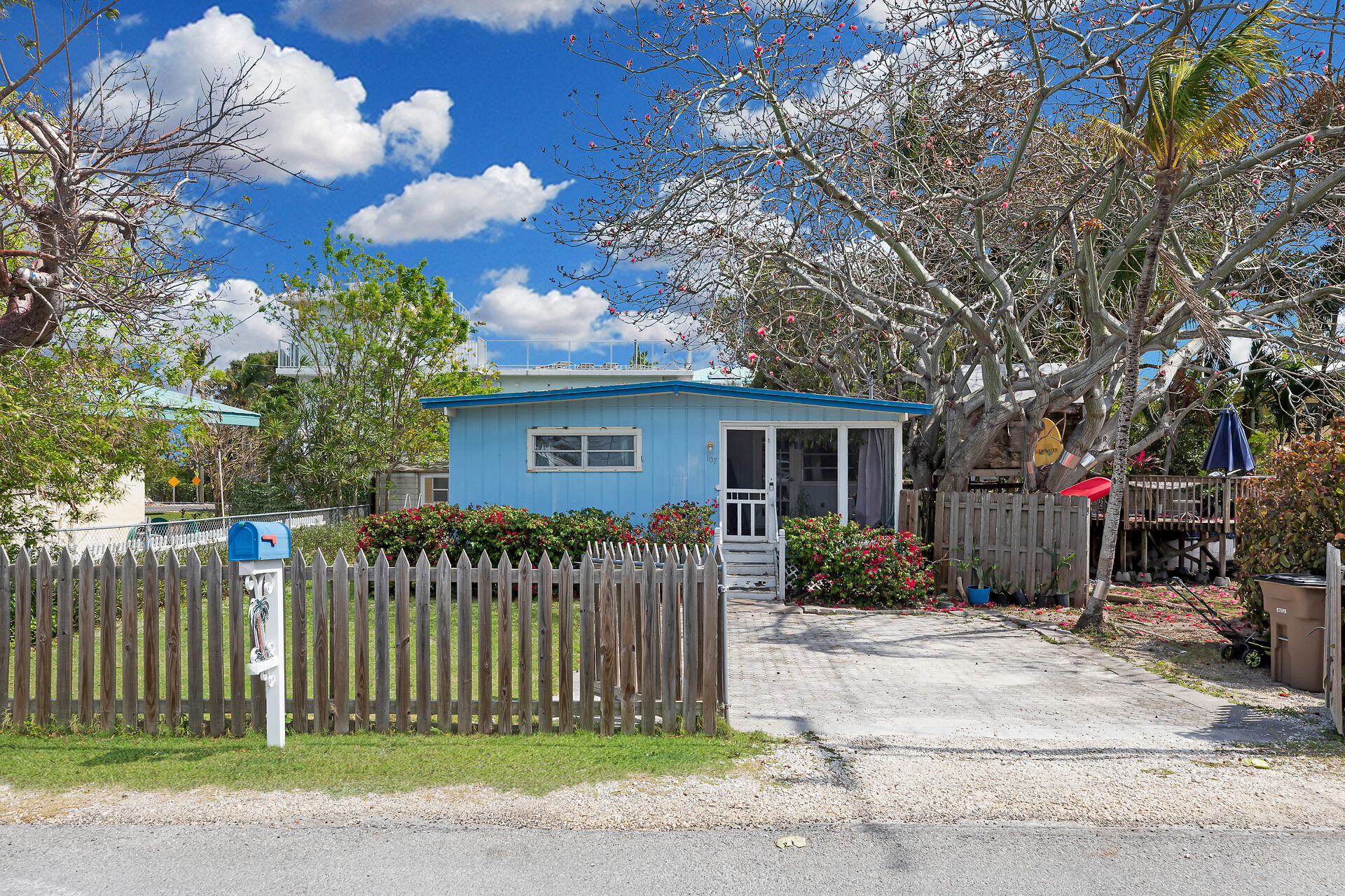 Virtual tour of 107 Tavern Dr, Tavernier, Florida, 33070